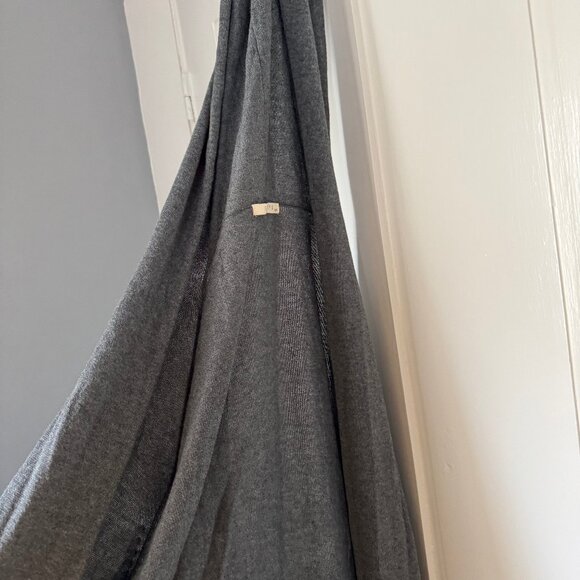 Trendy Hooded Skull Wrap - Picture 2 of 2